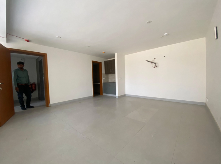 4 Marla Complete Commercial Plaza For Rent DHA Lahore-