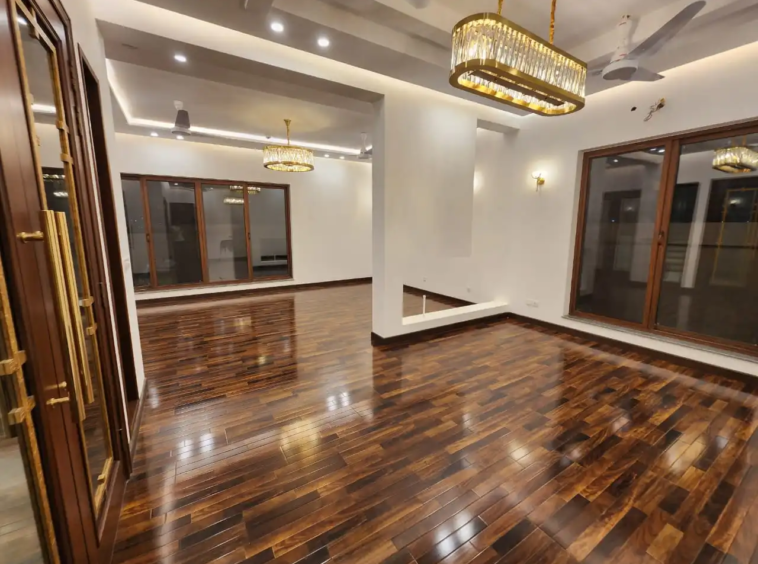 A Modren Brand New 1 Kanal DHA Phase 7