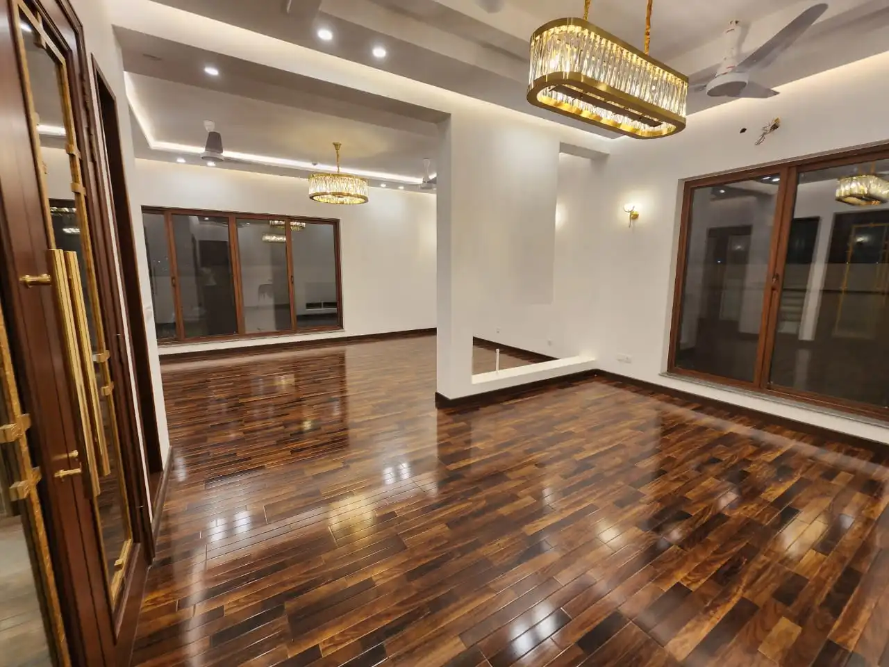 A Modren Brand New 1 Kanal DHA Phase 7