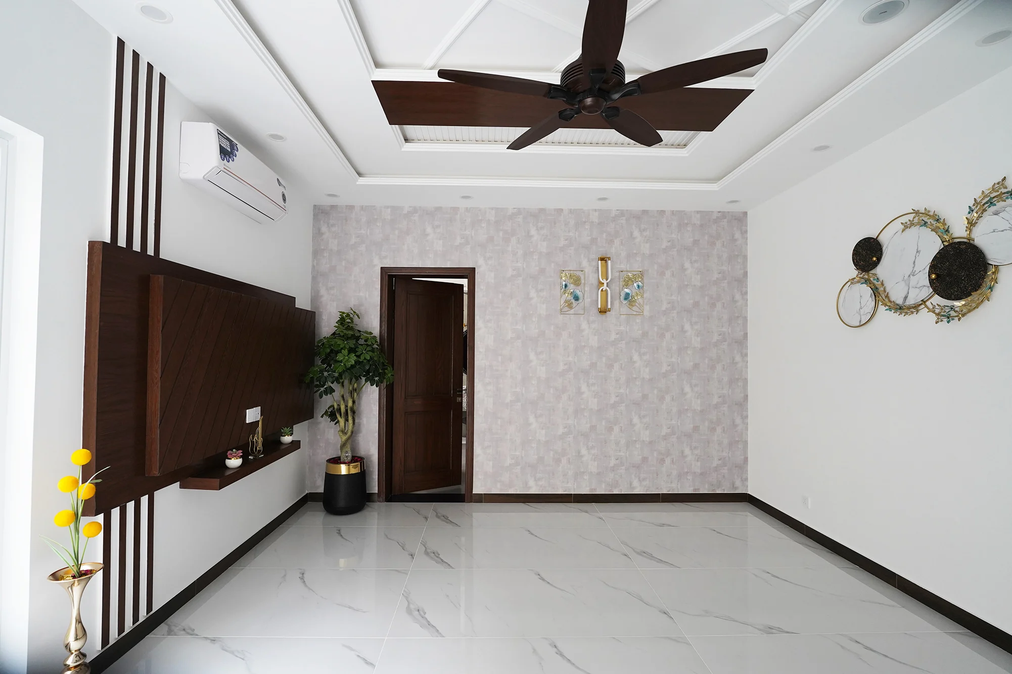 1 Kanal Luxury Fully Automatic Home