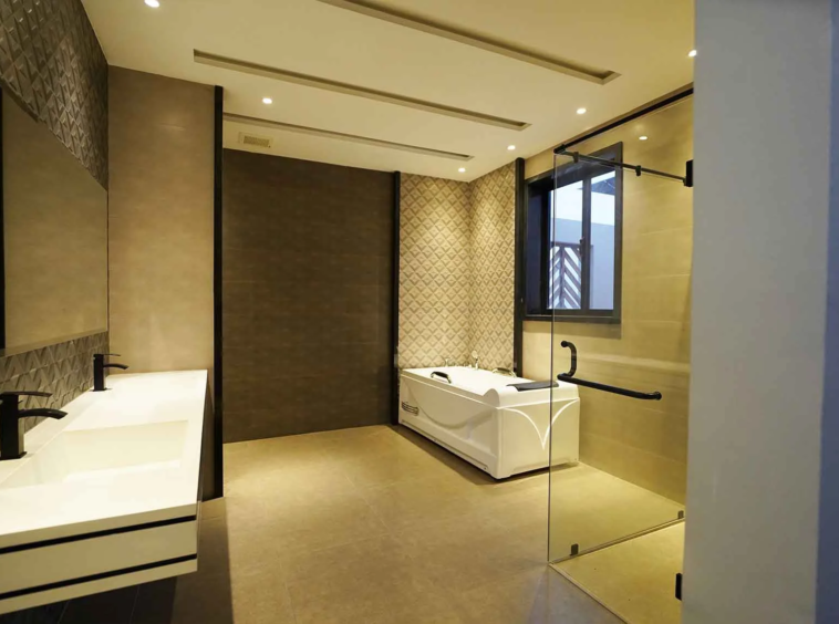 1 kanal Fully Furnished Corner House