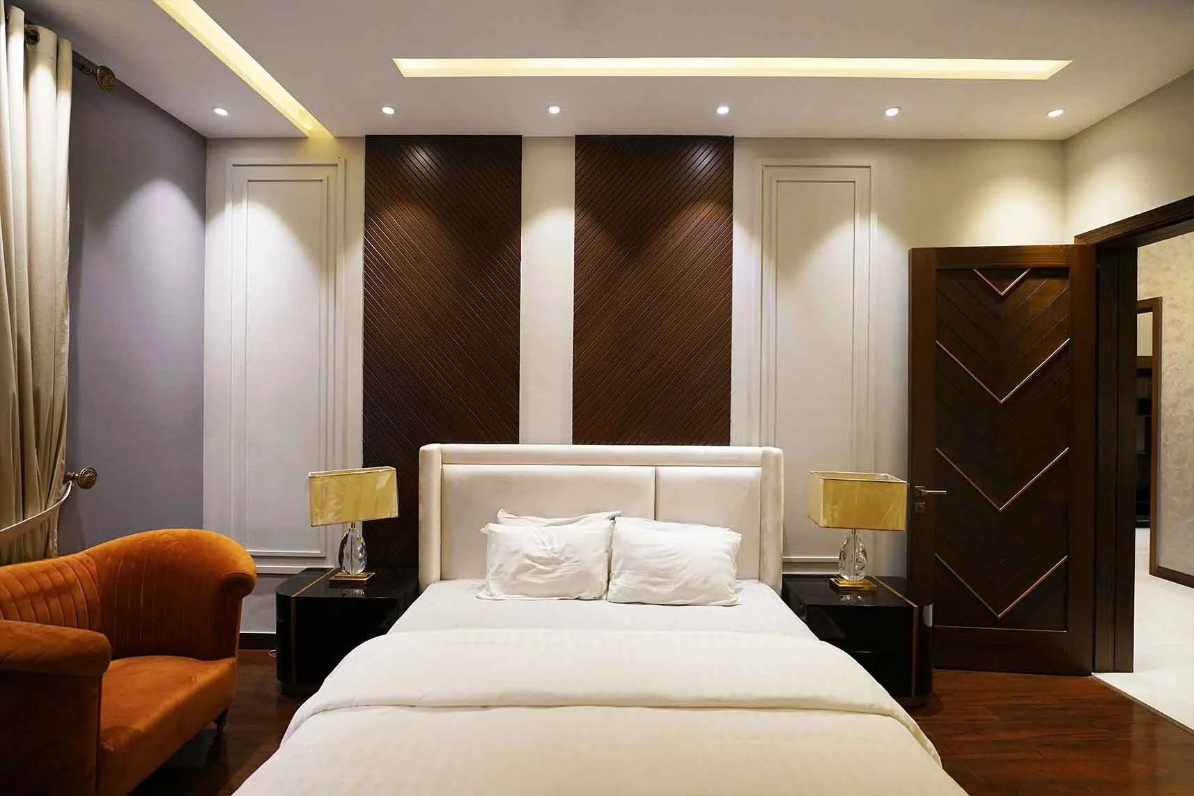 1 kanal Fully Furnished Corner House