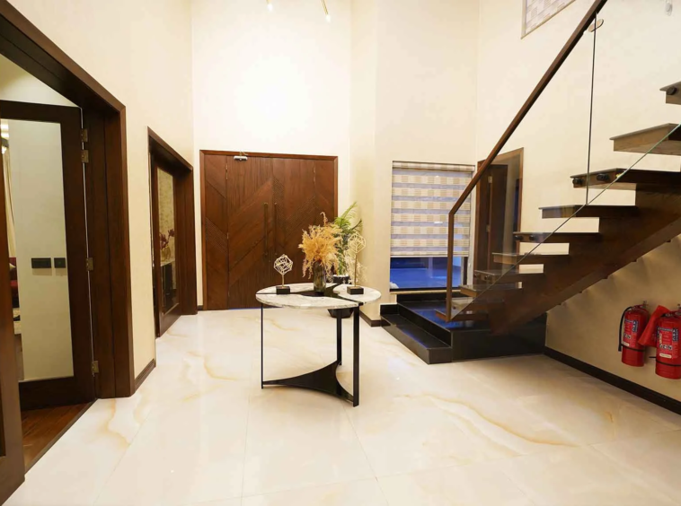 1 kanal Fully Furnished Corner House