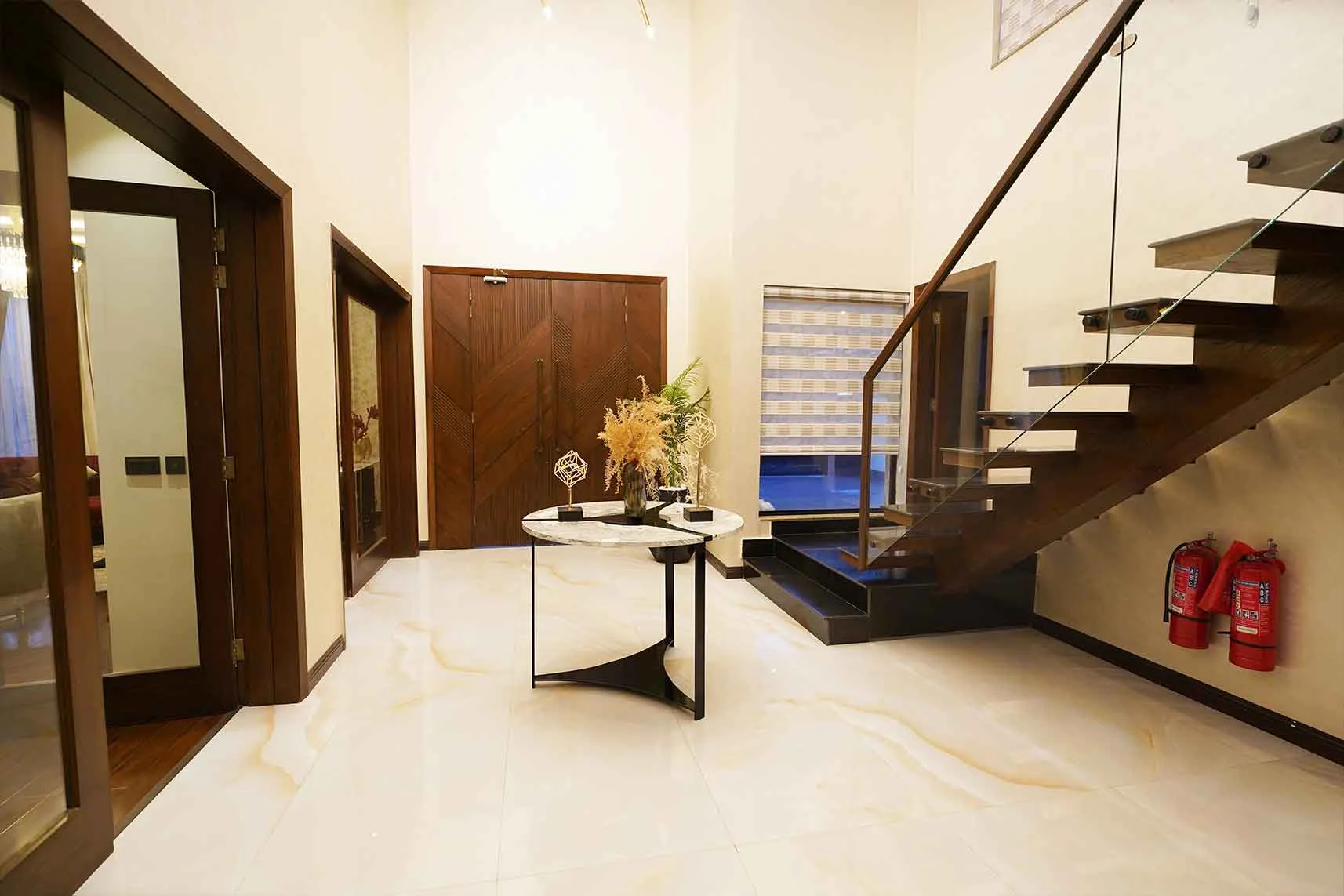 1 kanal Fully Furnished Corner House