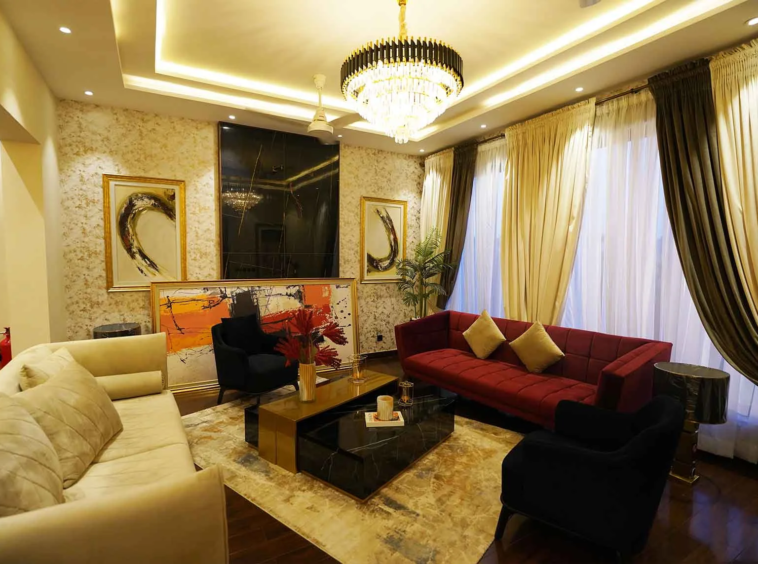 1 kanal Fully Furnished Corner House