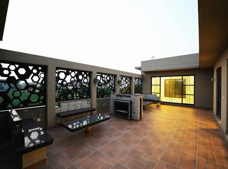 Stunning 1 Kanal House for Sale in DHA Phase 7 Lahore