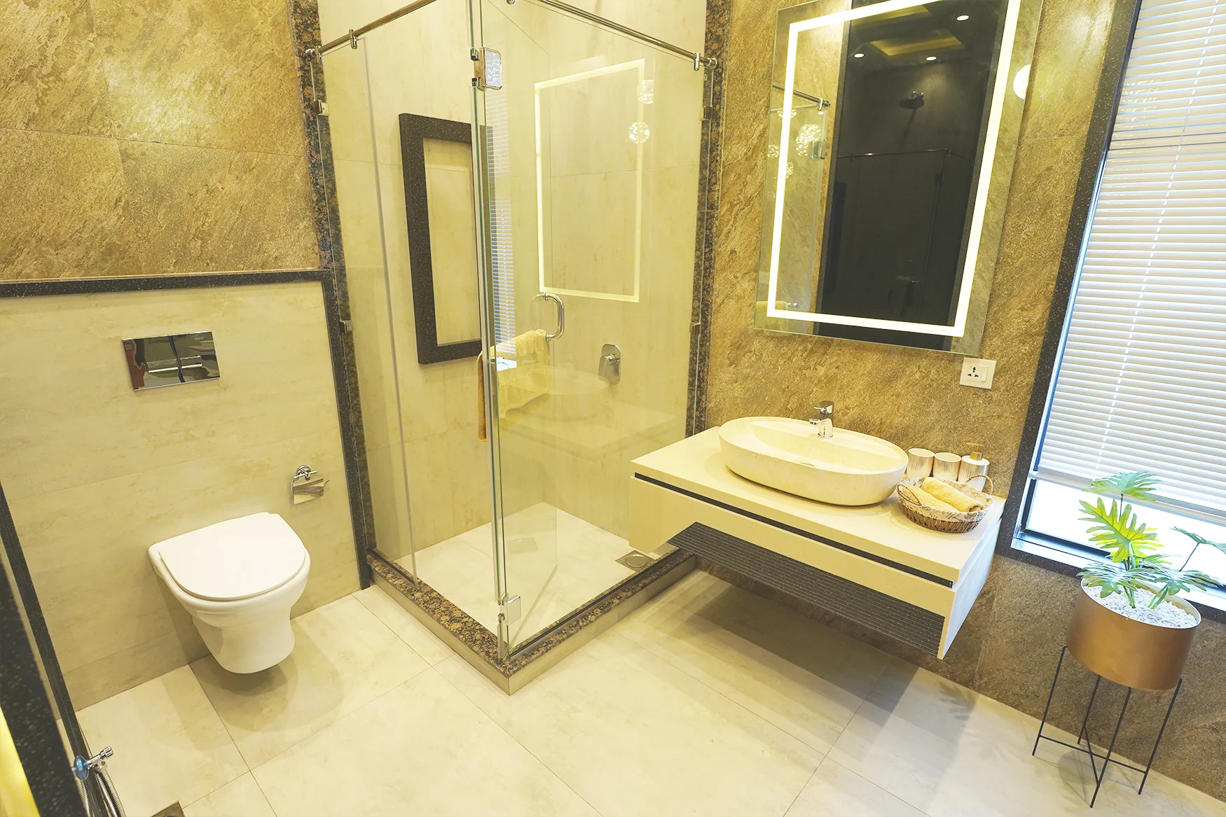 Luxury Fully Furnished 1 Kanal House in DHA Lahore