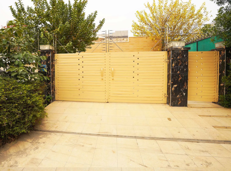 Stunning 2 Kanal House For Sale in Phase 8 DHA Lahore