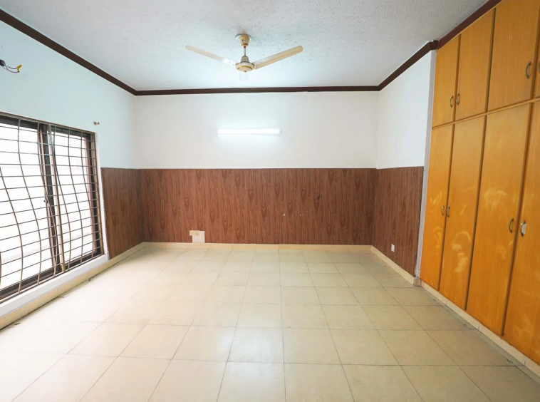 Stunning 2 Kanal House For Sale in Phase 8 DHA Lahore