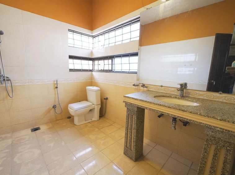 Stunning 2 Kanal House For Sale in Phase 8 DHA Lahore