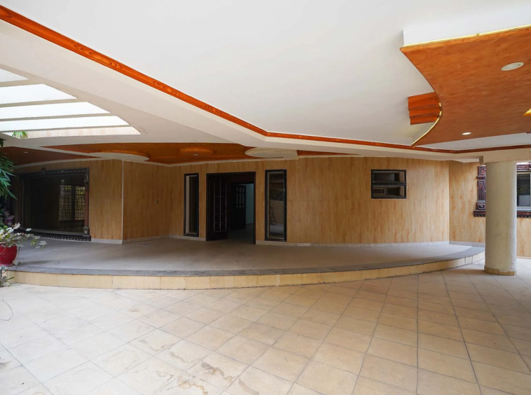 Stunning 2 Kanal House For Sale in Phase 8 DHA Lahore