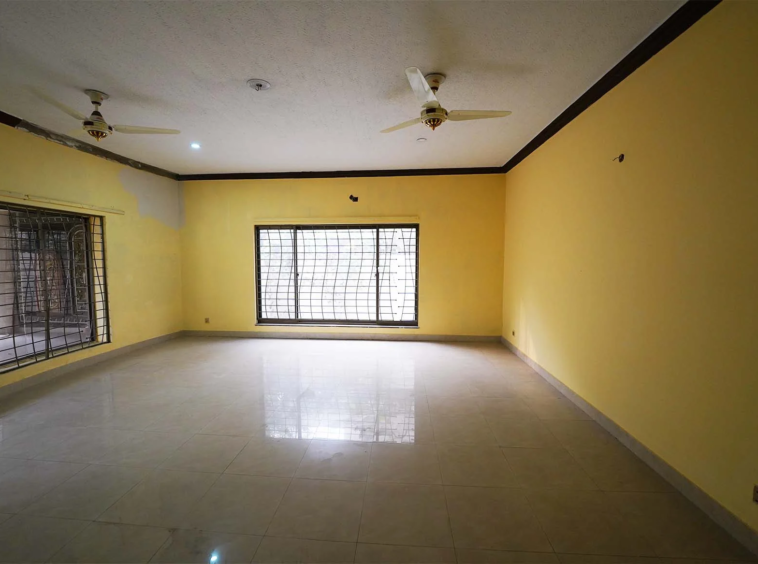 Stunning 2 Kanal House For Sale in Phase 8 DHA Lahore
