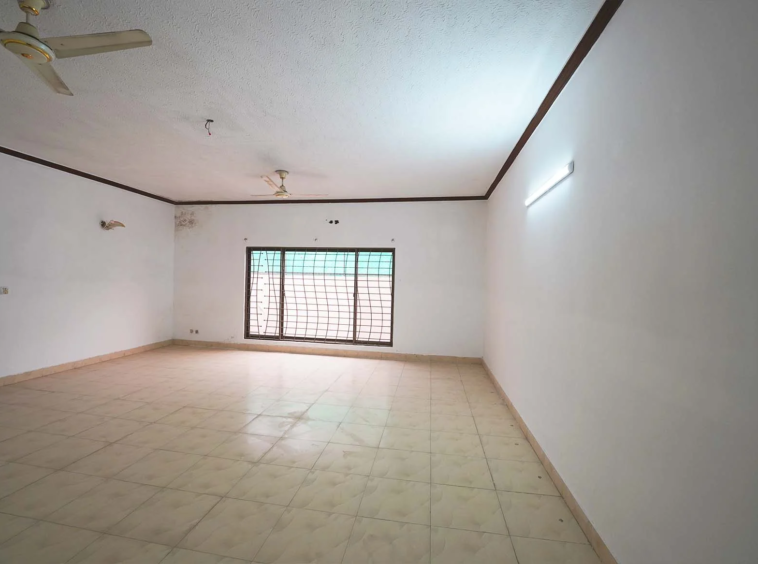 Stunning 2 Kanal House For Sale in Phase 8 DHA Lahore