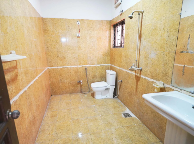 Stunning 2 Kanal House For Sale in Phase 8 DHA Lahore