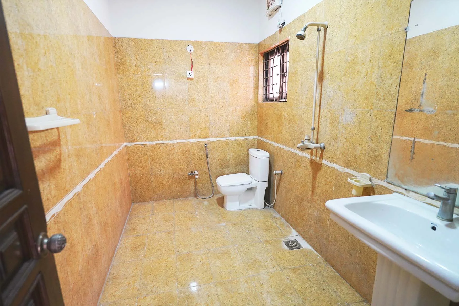 Stunning 2 Kanal House For Sale in Phase 8 DHA Lahore