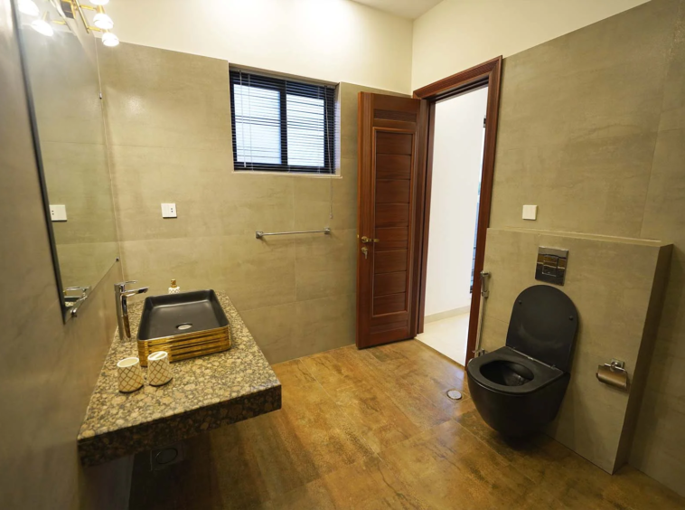 1 Kanal House for Sale in DHA Phase 6 Lahore Spacious & Elegant Living