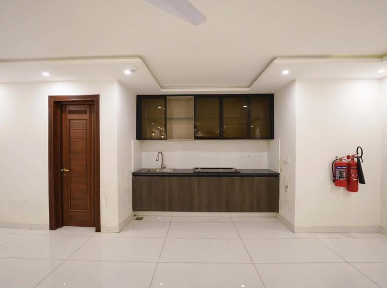 1 Kanal House for Sale in DHA Phase 6 Lahore Spacious & Elegant Living