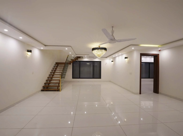 1 Kanal House for Sale in DHA Phase 6 Lahore Spacious & Elegant Living