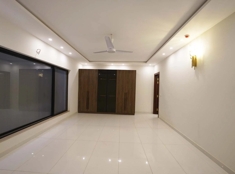 1 Kanal House for Sale in DHA Phase 6 Lahore Spacious & Elegant Living
