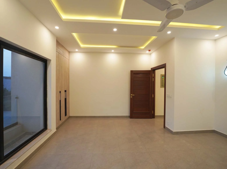 1 Kanal House for Sale in DHA Phase 6 Lahore Spacious & Elegant Living
