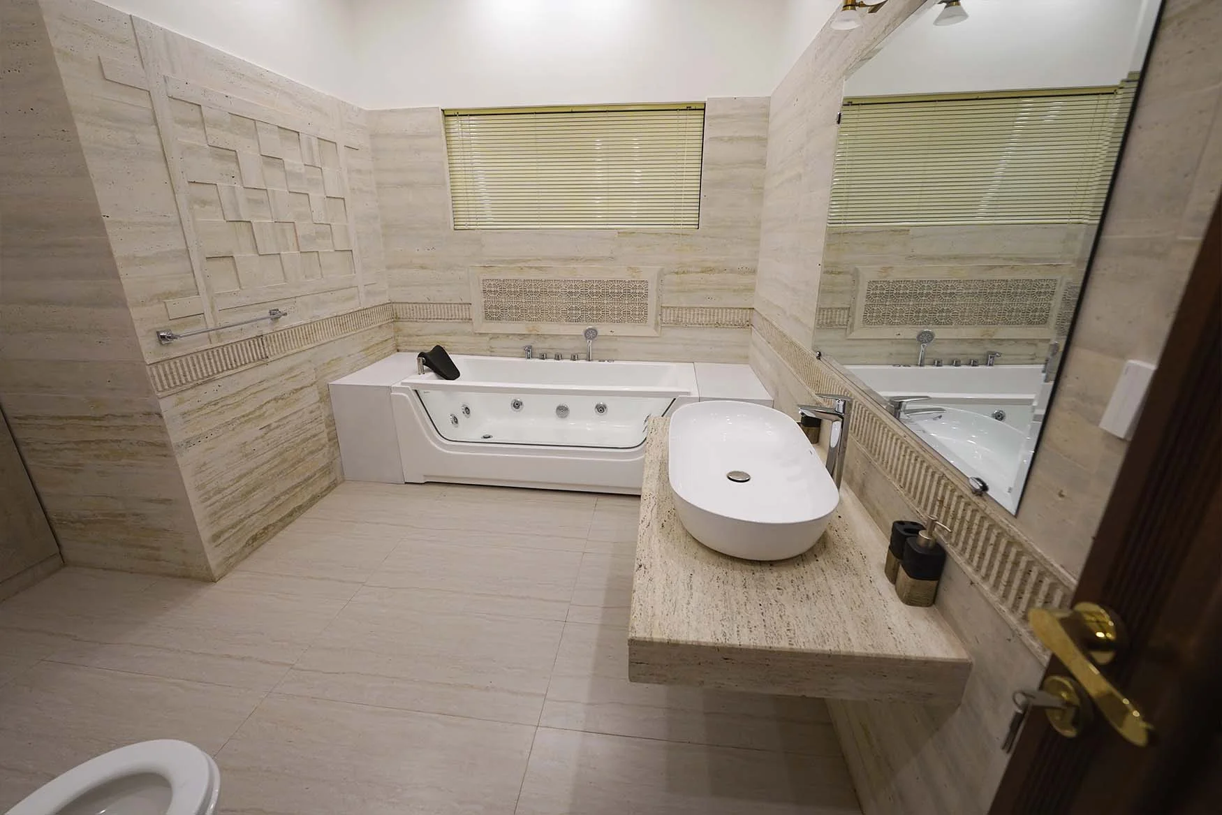 1 Kanal House for Sale in DHA Phase 6 Lahore Spacious & Elegant Living