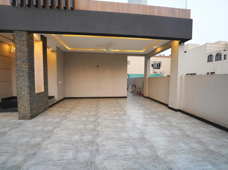 1 Kanal House for Sale in DHA Phase 6 Lahore Spacious & Elegant Living