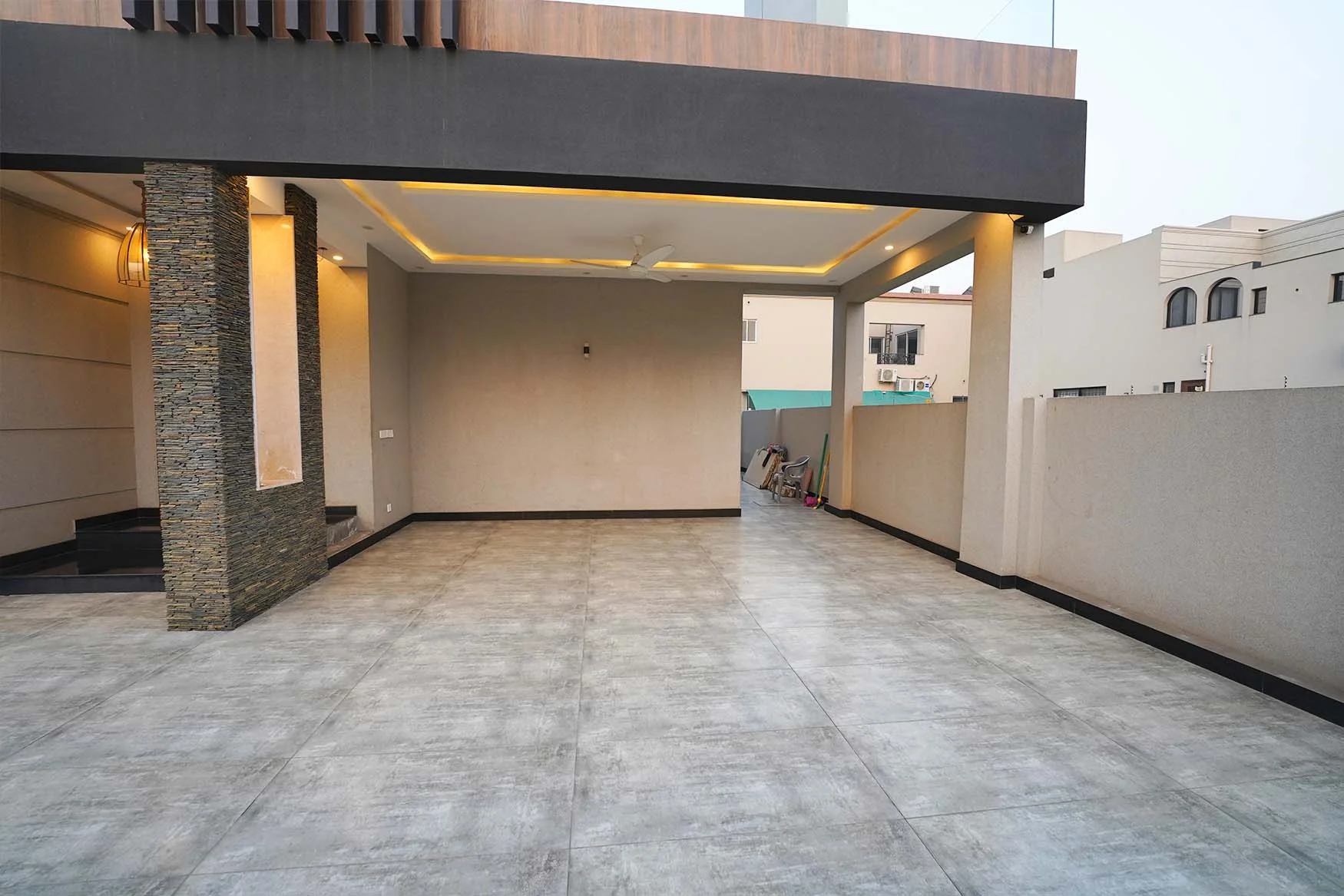 1 Kanal House for Sale in DHA Phase 6 Lahore Spacious & Elegant Living