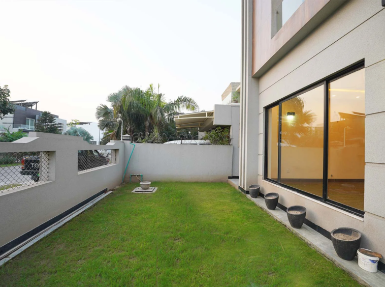 1 Kanal House for Sale in DHA Phase 6 Lahore Spacious & Elegant Living