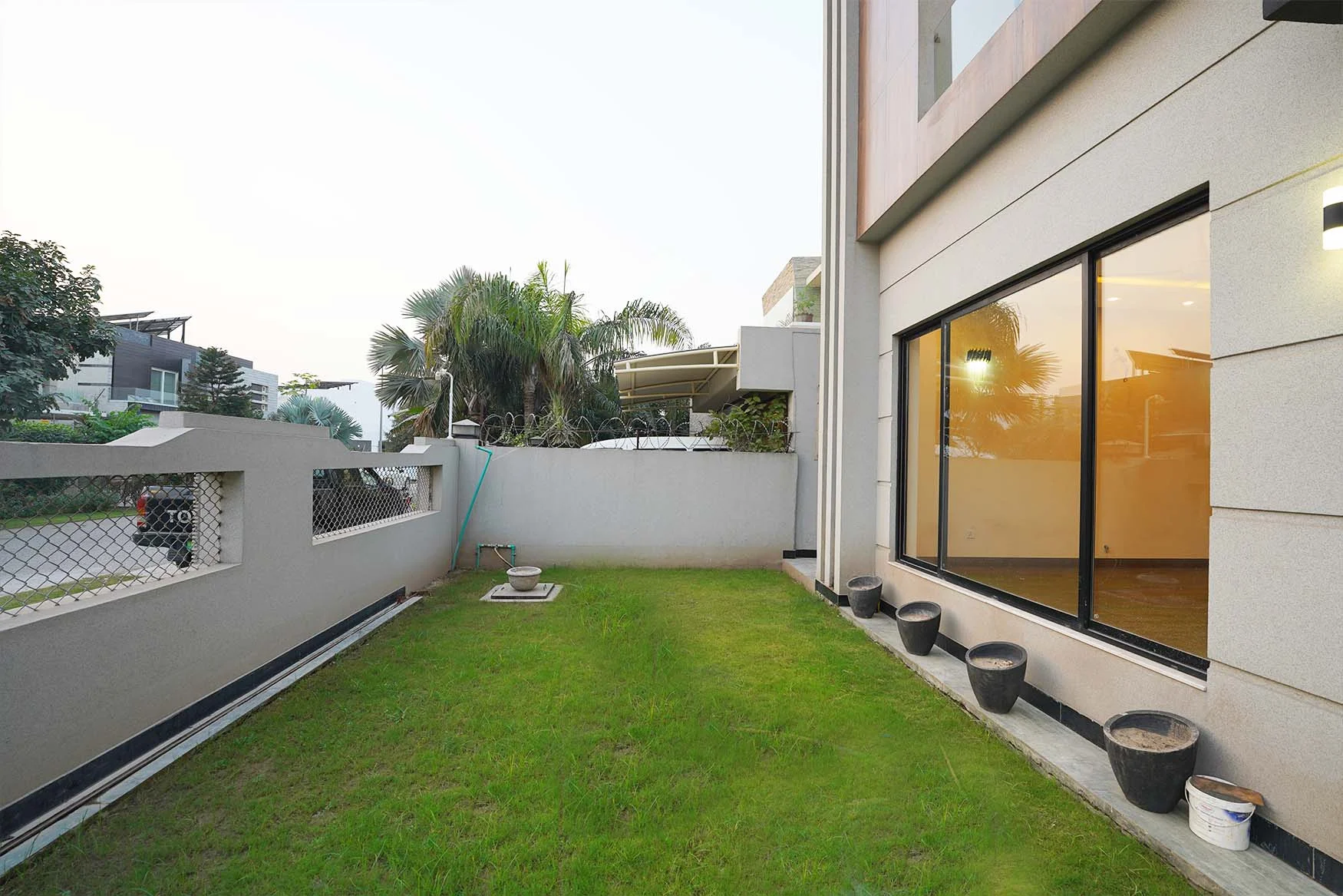 1 Kanal House for Sale in DHA Phase 6 Lahore Spacious & Elegant Living