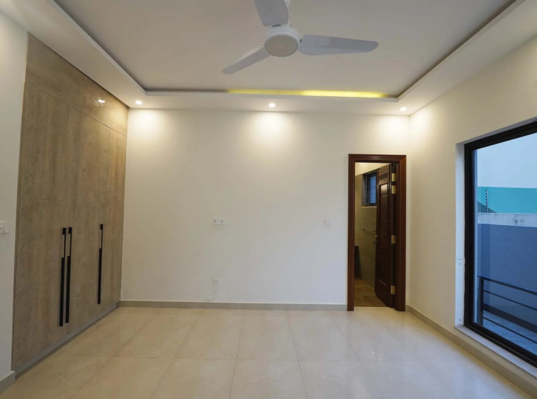 1 Kanal House for Sale in DHA Phase 6 Lahore Spacious & Elegant Living