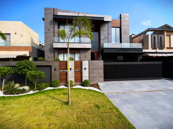 1Kanal house with Pool & Home Theater in DHA Lahore